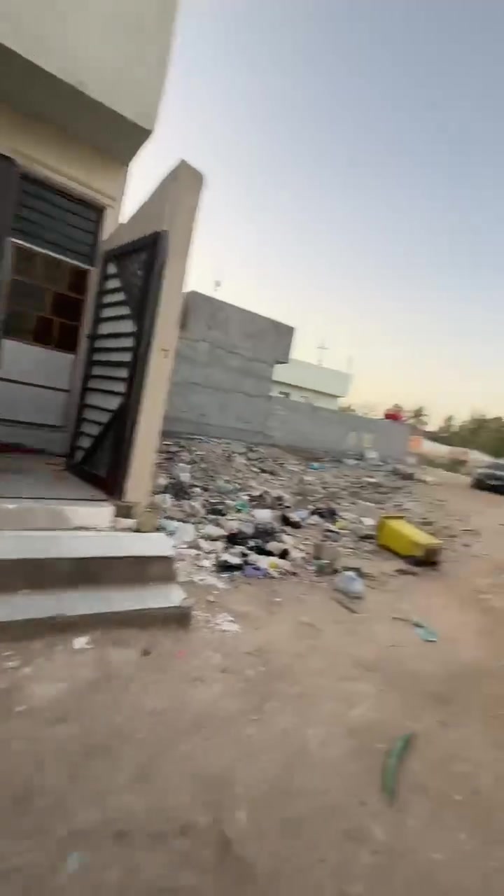 السلام عليكم بيت للبيع بالاقساط مقدما 40  المساحه 100 متر العنوان البصره شط العرب منطقه باب الهوى سعر البيت 80 طابون مفوض تقعد ويا صاحبه مباشره اتصال على هذا الرقم ***********
