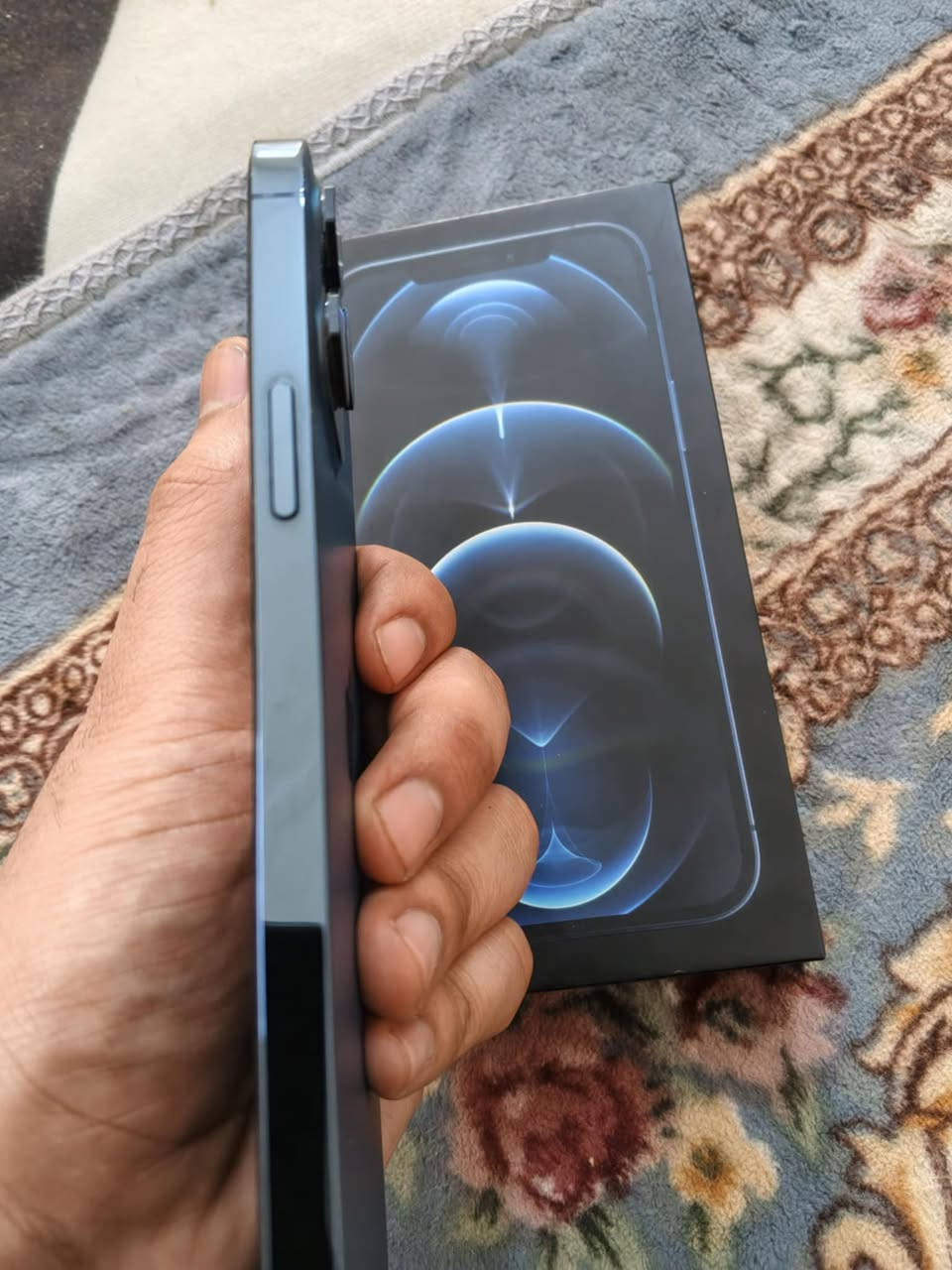 ايفون ١٢ برو ماكس بطاريه ٧٦ شحن ممتاز مبدل كامرات وكاله نضافه فول سعر خاص ***********
