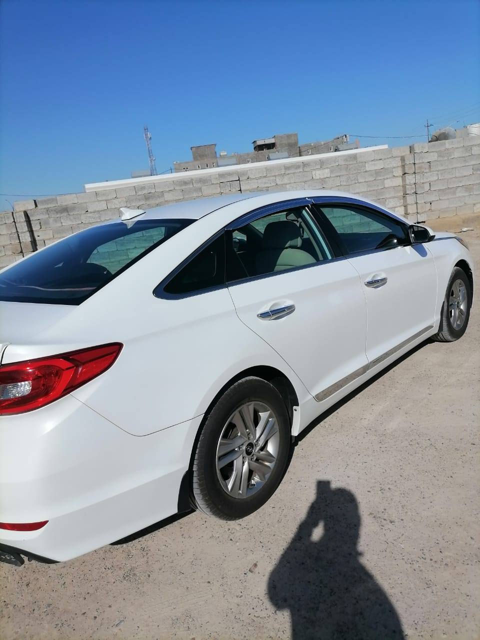 السلام عليكم
سوناتا 2017  وارد امريكي

حادثها موضح بلصوره شخوط فقط 

محرك 2400 GDI

رقم بغداد 

شاشه كبيره 

كشن مخمل 

مانع انزلاق 

مثبت سرعه 

كامره دوراه

وباقي المواصفات المعروفه

ماشيه 80 

ما ناقصها يي شي من صدر وتايرات

نوزلات _بلكات _ جويتر عليها ادامه كامله بدون يي نقص تشغل وتطلع والسياره احله من الصور

للاستفسار 

‏‪***********‬‏ واتساب 

‏‪***********‬‏
