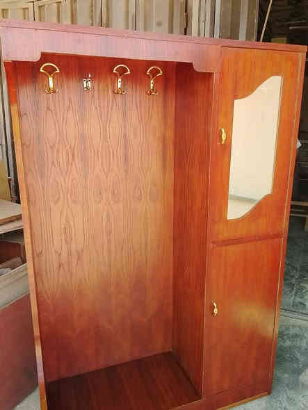 للبيع غرفه اخشاب نضيفة ما بيها أي ضرر سعرها 425 وبيها مجال العنوان سامراء جبيريه  الثانيه مقابل جبيريه الثالثه شارع الحدادين للاستفسار ***********
