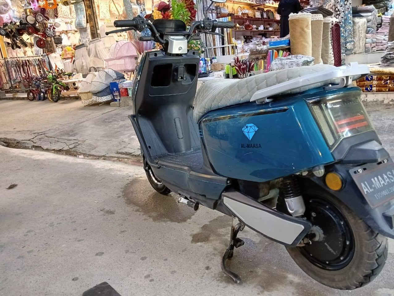 سكنس مدرع
٤ سرع
٤ نمر
سرعه ٨٠
إشاير دبل اشاره كلها شغاله
٦ بطاريات 
مابي اي عطل
السعر 450  وبي مجال


**إذا كنت صاحب هذا الإعلان وتريد حذفه لأي سبب، رجاءا أرسل رسالة إلى الدعم الفني**