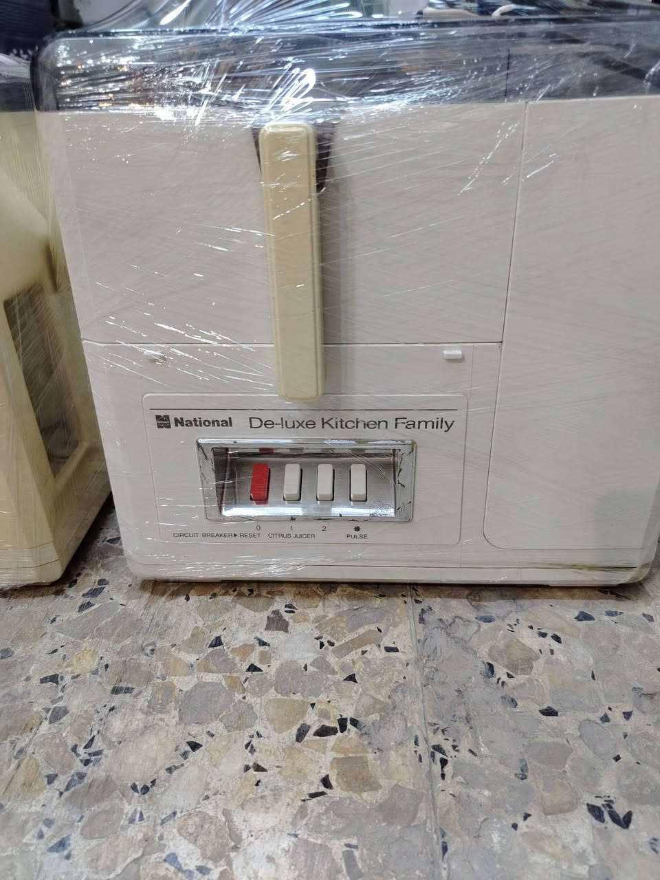 عصارات. جزر. ناشنال ياباني. جرار. خارجي. مستخدم نضيف.


**إذا كنت صاحب هذا الإعلان وتريد حذفه لأي سبب، رجاءا أرسل رسالة إلى الدعم الفني**