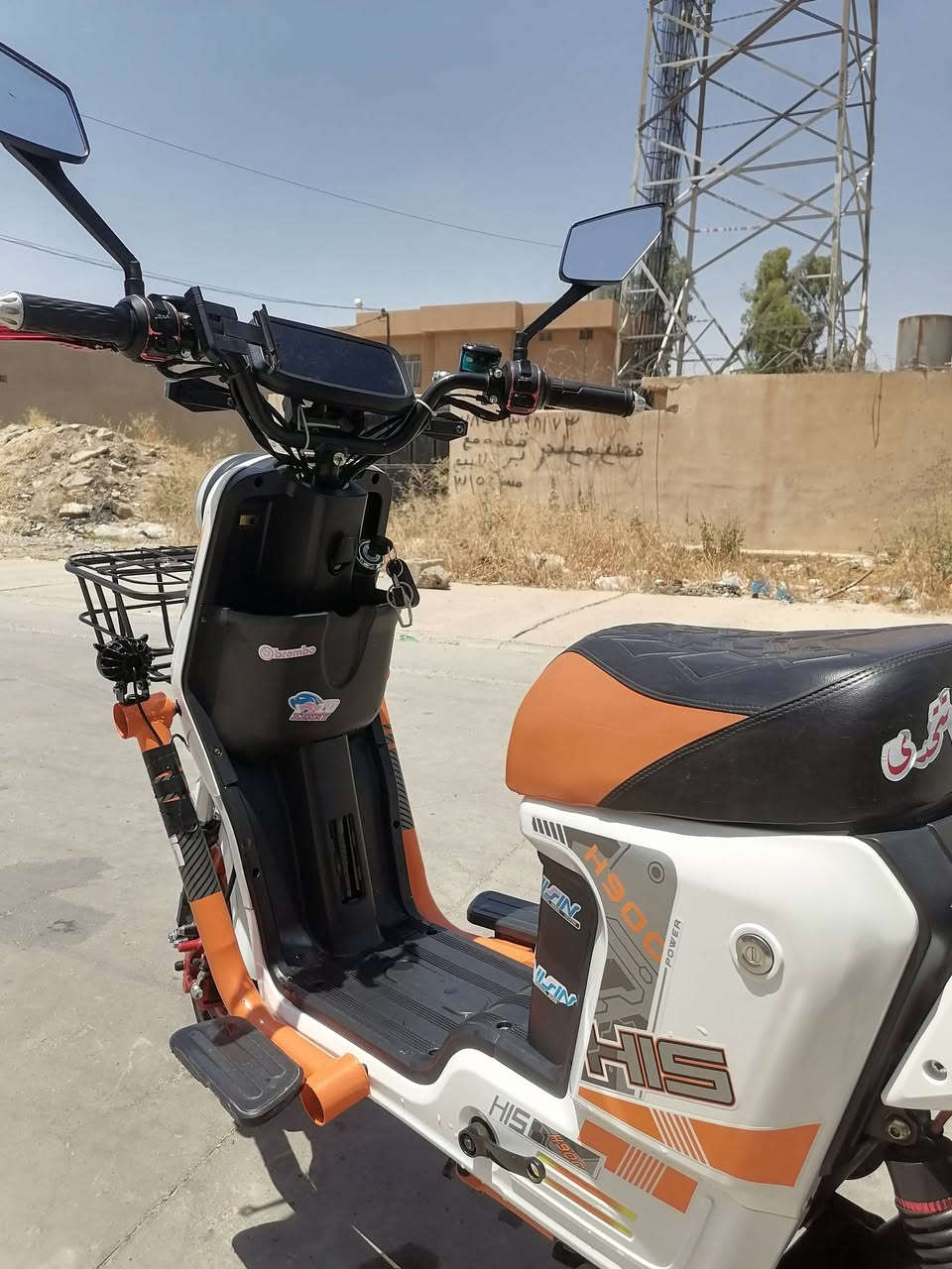 ‏H900 للبيع
‏ملف 15000
‏4 تبديلات
سرعة 99
‏بومات شركه
‏ملف ، عقل ، شاشه ، اشاير ، دبلات ، (شرط)
‏السعر 500 وبي مجال 
الهاتف: ***********
