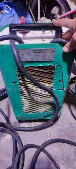 سلام عليكم شباب وشياب الكروب المحترمين عندي مكينه لحيم نوع بلغاري انتاج الثمانينات قطعه نظيفه وبلاديه تشتغل سنكل فيز مكاني بغداد وهذا رقمي للتواصل ***********
