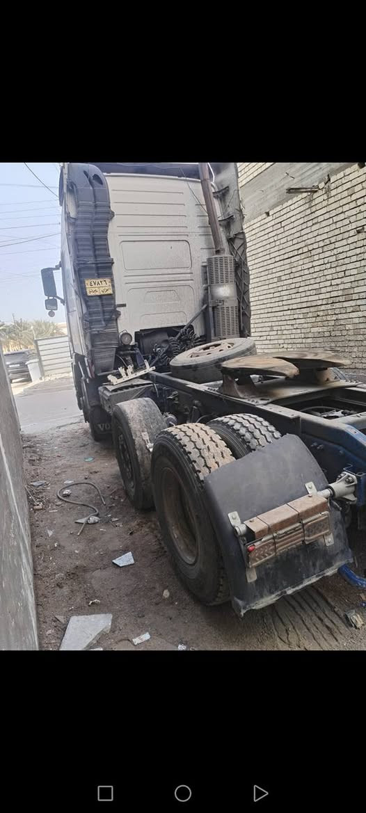 فولفو سنكل امامي شخاطه لبيع محرك كير اكسل قماره بدون صبغ شاصي بشرط تخم تاير سنويه منتهيه مربوطه فلات وسايلو وماموجودات سعره 105 وبيه مجال الاتصال ***********
