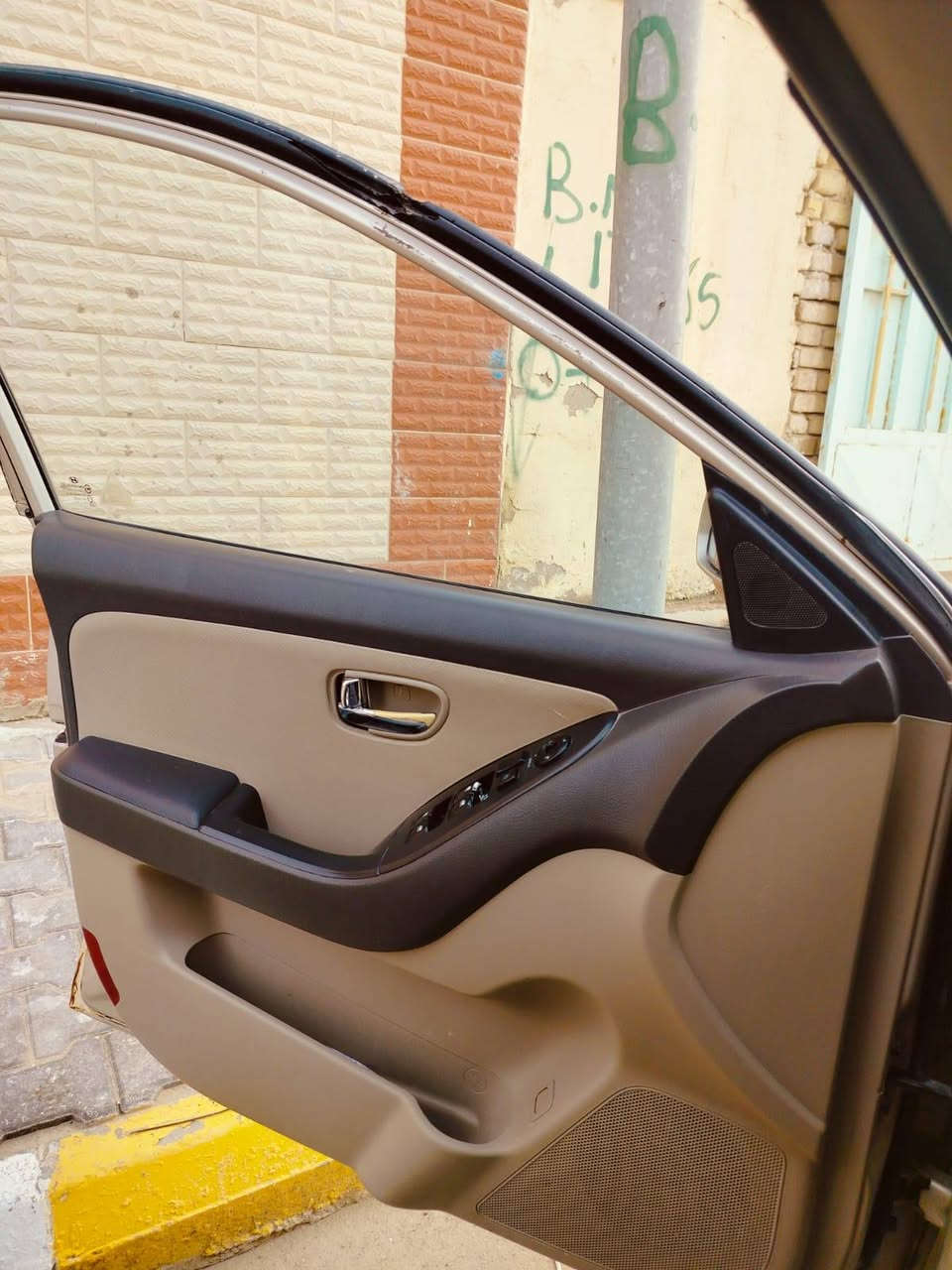 مكلف بالنشر فقط
متاح النترا وارد امريكي
 موديل 2010 محرك 2000 
أي استفسار الاتصال على صاحبها ***********
للمعلومة كفرات يدات الباب الداخلية موجودات عندي مال تفصيخ بس ما شادهن
مكان السيارة كوت رقمها بغداد

