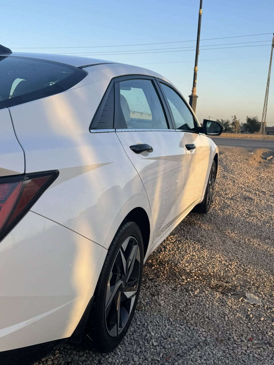 النترا 22 خليجي كفاله ماشيه 62 الف كيلو مواصفاته فول 1/1 اعلى شي ب الانترا فتحه صندوق ذكي 
مري شفط
حساس امامي خلفي 
3 وضعيات قياده 
مواصفاته معروفه اعلى شي فول للأخير 
سياره جديده أخت زيرو بأسمي تحويله هزه وسنويه جدد 2026 
سياره كربلا الحسينيه سعره ب 170 وبيه مجال 
للاستفسار اتصال 
***********
اتصل وتشلع عيوني
