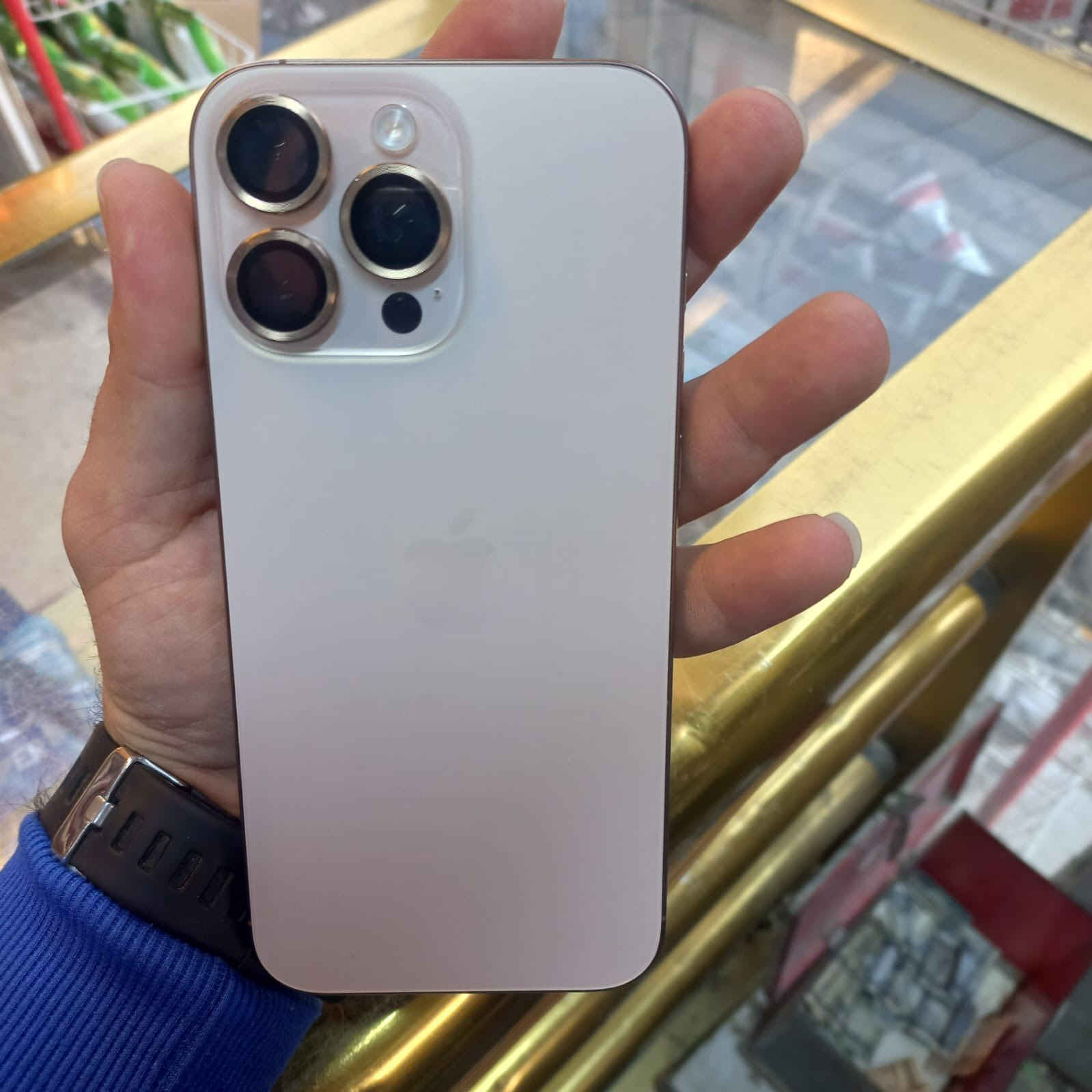 السلام عليكم ايفون 16 برو ماكس ذاكرة 256 بطارية 96  نضافة 100‎%‎ بعده بلضمان كارتونة وياه الاصلية للبيع او مراوس بايفون 13 عادي او برو ماكس مكاني البياع -تقاطع الدرويش 
للاستفسار _ واتساب فقط 

‭0786 745 3799‬
