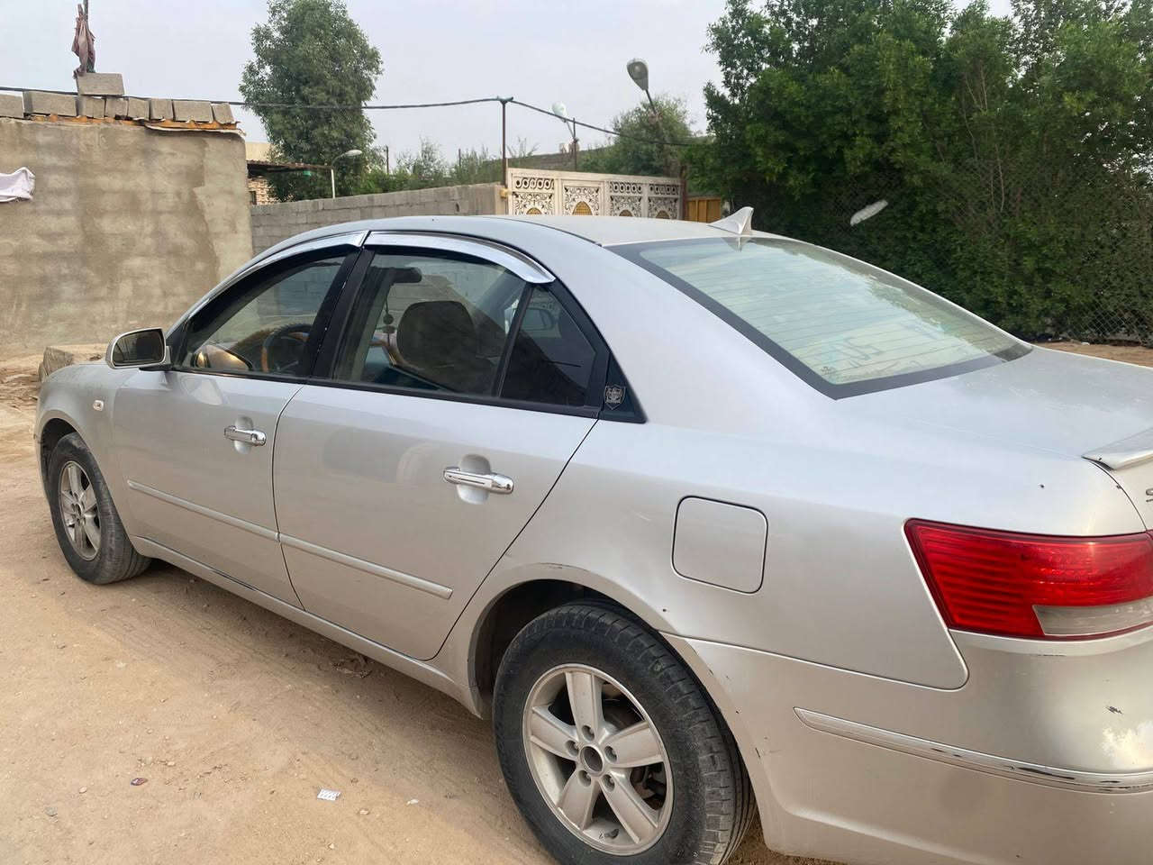 السلام عليكم سوناتا موديل 12 سياره جديده جاهزه حداده تايرات تبريد مكينه 2000 دوش سياره كفاله عامه من ضربه وصبغ رقم بغداد باسمي ومكان السياره بصره خور الزبير السعر 90 وبيها مجال للشراي فقط ***********
