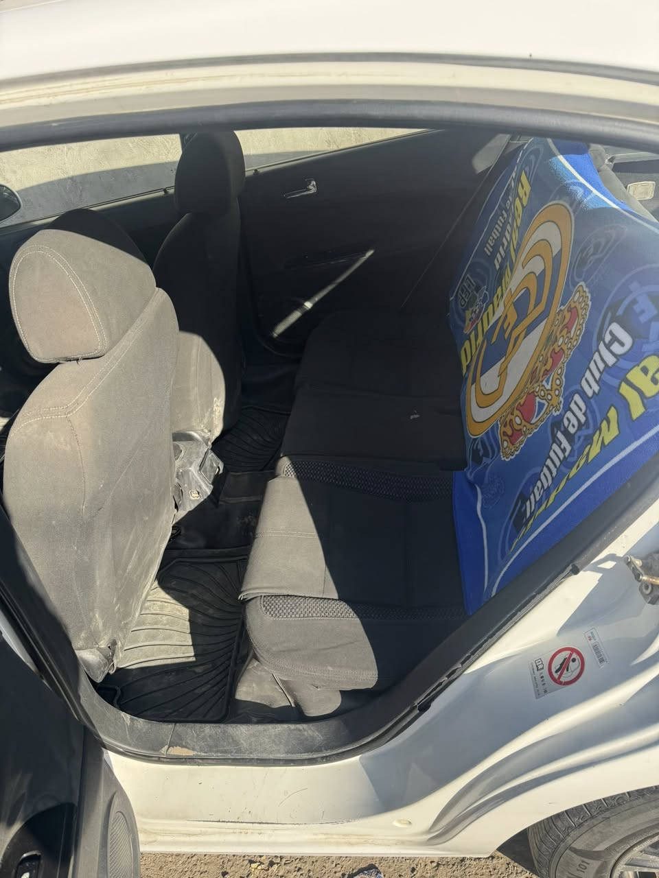 ‏سلام عليكم بريلنس 14 مكينة خير من الله كير خير من الله تخم تايرات وحداديع جديده بيه جاملغ مامي وبعده مامعمر سياره رقم بعداد بسمي مكايي بغداد حي لنصر سياره معروغه 55 ورقه رقم ***********
