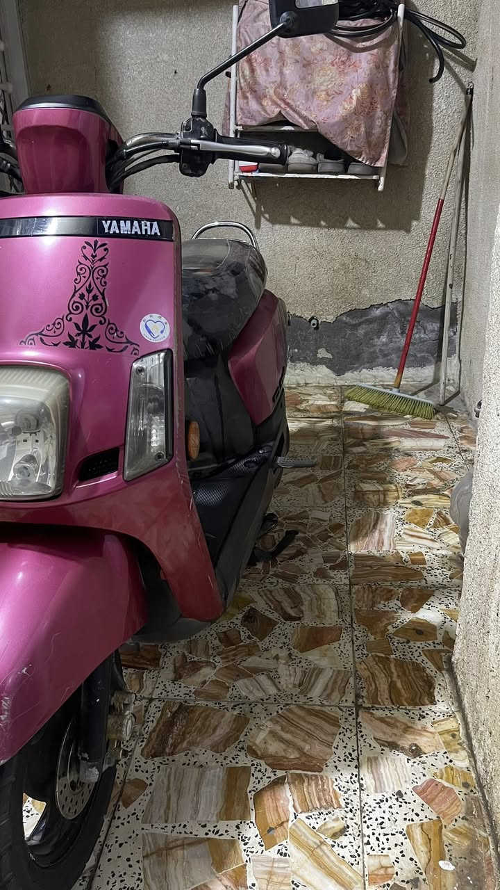 السلام عليكم دراجة بوليس مسطرة للبيع دراجة بأسمي ومكفولة كفالة عامة شغالة من كل النواحي دراجة نوزل شغالة سلف لايت عالي ناصي اشاير هورن كلة شغال شلعه ومعدل دراجة رمبة واوراقهة موجودة بأسمي اني نزلتهة بيدي لونهة حلو بانزين كلة محسن بريكات تايرات دراجة جديدة الله شاهد للأستفسار راسلني خاص الرقم*********** العنوان بغداد الشعب
