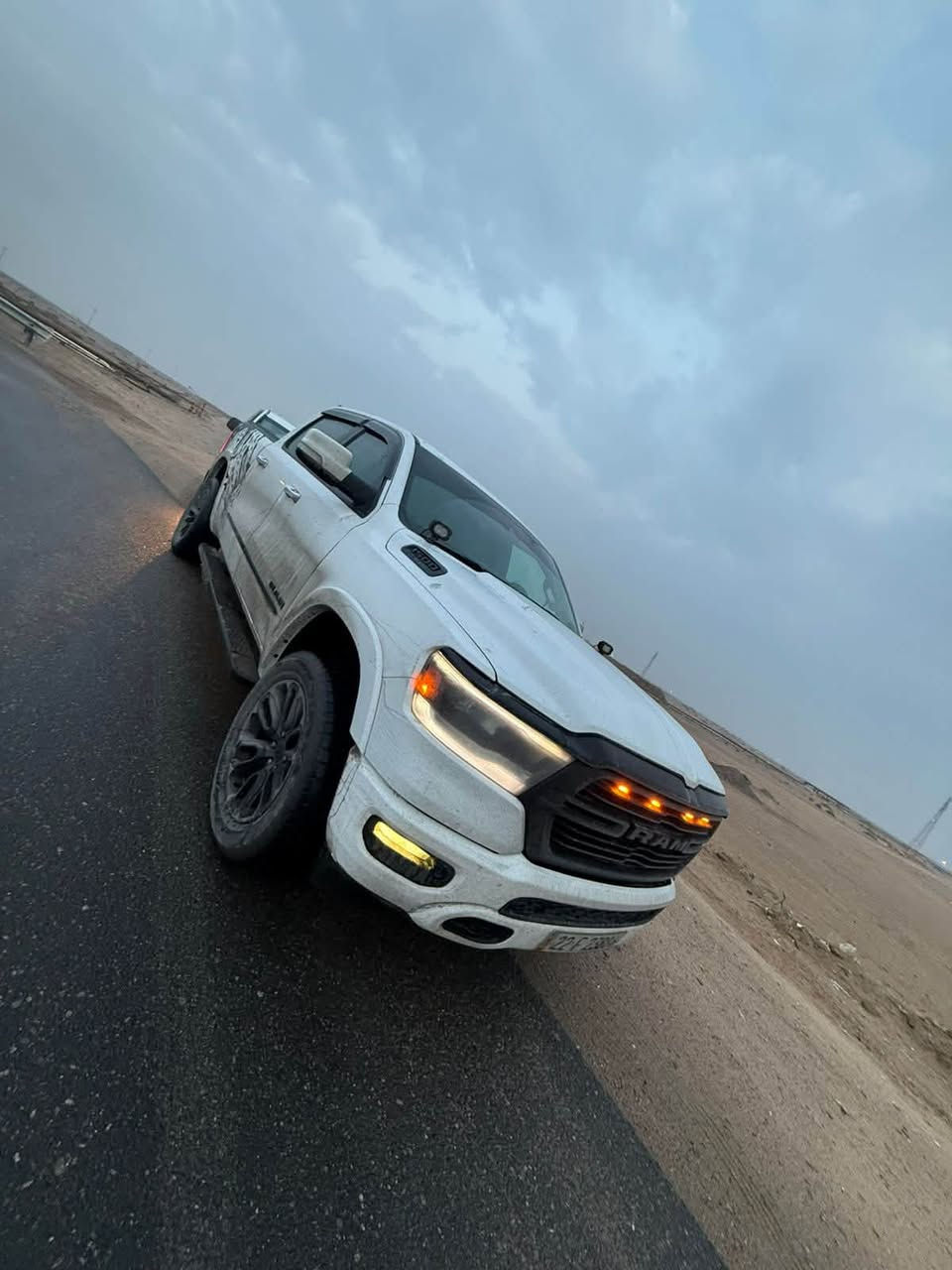 السياره فقط جاملغ  بدون صبغ بدون ايرباك بدون لغد بدون شاصي
للبيع 
***********

المحرك 5700 تنفس طبيعي 8 سلندر هيمي

بجم امامي زينون بلادي عالي ناصي

نقاط عمياء بالمراية

ترحيب ذكي

بكلايت LED بلادي

شاشه كبيره ( تيسلا) للتحكم بوضعية السياره 

بانوراما

هاند بريدك  بصمه

جامله خلفيه كهرباء

مرئات جانبيه كهرباء

بصمة تشغيل ودخول ذكي

تشغيل عن بعد

باب البدي كهرباء او يدوي حسب الرغبه

مقاعد تدفئه وتبريد

مقاعد كهرباء

منافذ USB امامي خلفي

ليد نهاري 

المرئات الجانبيه طي

داخل جلد

اشاير بالمرري

بجم زينون بلادي+ بكلايت LED

المرئات الوسطيه كهرباء ( تعتيم) 

الإضافات 

سابيدر خلفي

سبيرات 

غطاء بنيد سلايد 

منظمة غاز 140 لترا ايطالية 

دوسات جانبية 

ترفيع 2 انج
