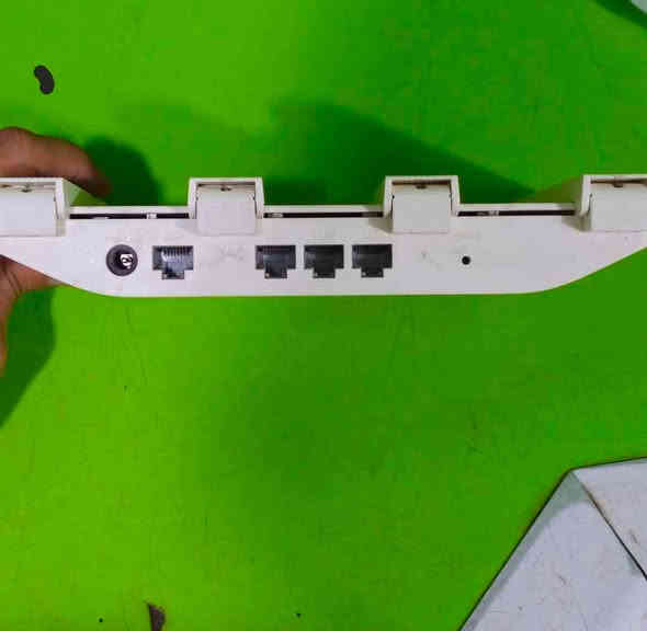 راوتراتر هواوي 
صحن هو و الواير مالته كامل استخدام اسبوع فقط
المحمول بدون خط شغال ١٠٠%
الثاني ابيعه على حطته
السعر ١٠٠ الف
متوفر توصيل لكل المحافظات ٥ الاف
مكاني كربلاء حي المهندسين الزراعيين 
*********** كربلاء
