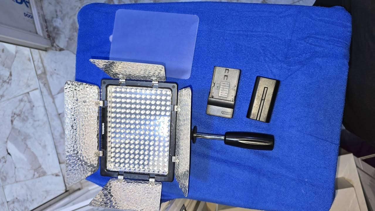 أضاء  جديده البيع مع شاحنه وبطاريه  أضاء لونين ابيض واصفر السعر 45 الف مع التوصيل


**إذا كنت صاحب هذا الإعلان وتريد حذفه لأي سبب، رجاءا أرسل رسالة إلى الدعم الفني**