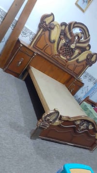 ٧٥ حي الشهداء • أسرة