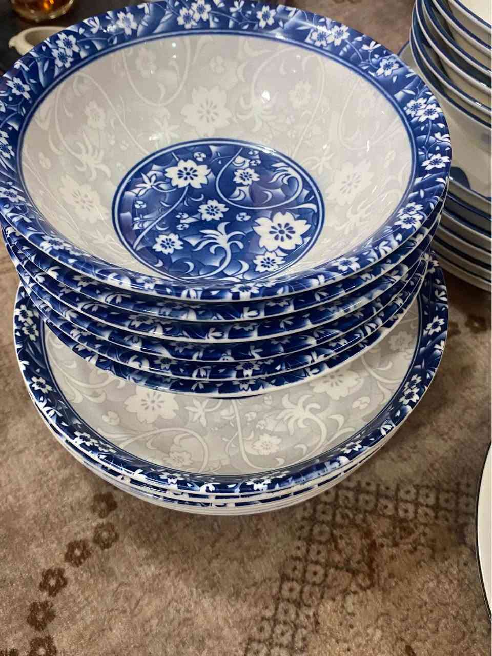 سڵاو ئەم قاپانە بۆ فرۆشتن

هی ناو بالەن زۆربەی 

بەکارنەهاتون  شتی زۆر جوانی تیایە   گەورەو بجوک
 
قاپی گەورە دانەی هەزار 
بجوک ٥٠٠ السليمانية, العراق


**إذا كنت صاحب هذا الإعلان وتريد حذفه لأي سبب، رجاءا أرسل رسالة إلى الدعم الفني**