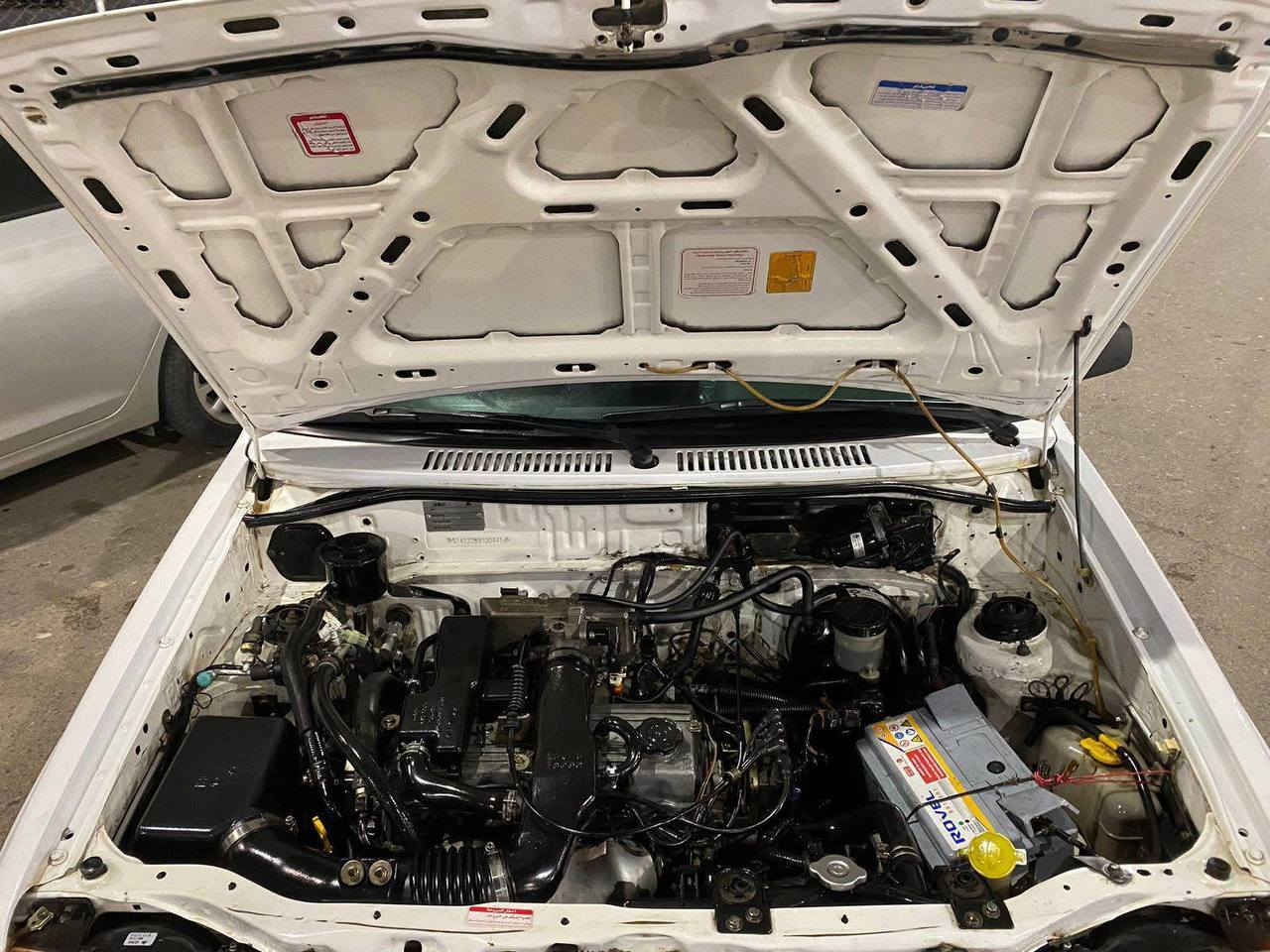 سلام عليكم سايبه 2011 كربون بنزين ماستر شرط مكينه وكير وطخم بدون صباغ بلادي عل واضع الشركه شرط التحويل ***********
