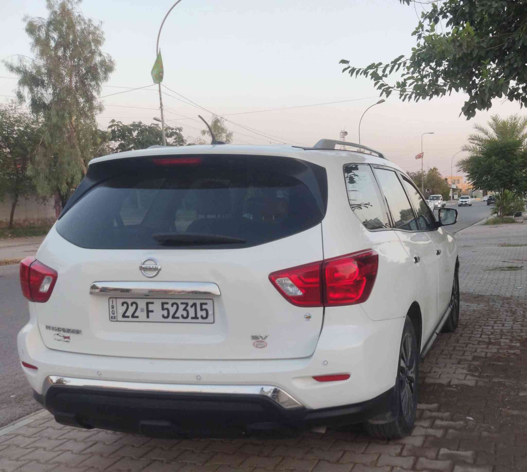 نيسان باثفندر للبيع 2017
مواصفات sv
ماشيه 235Km
الضرر قطعتين
محرك 3500 
كير ومحرك مكفول 
7 راكب 
بصمه ابواب 
بصمه تشغير 
تشغيل عن بعد 
4 حساسات خلفيه 
كرسي السائق كهرباء
-------
السعر 150
للتواصل ***********

