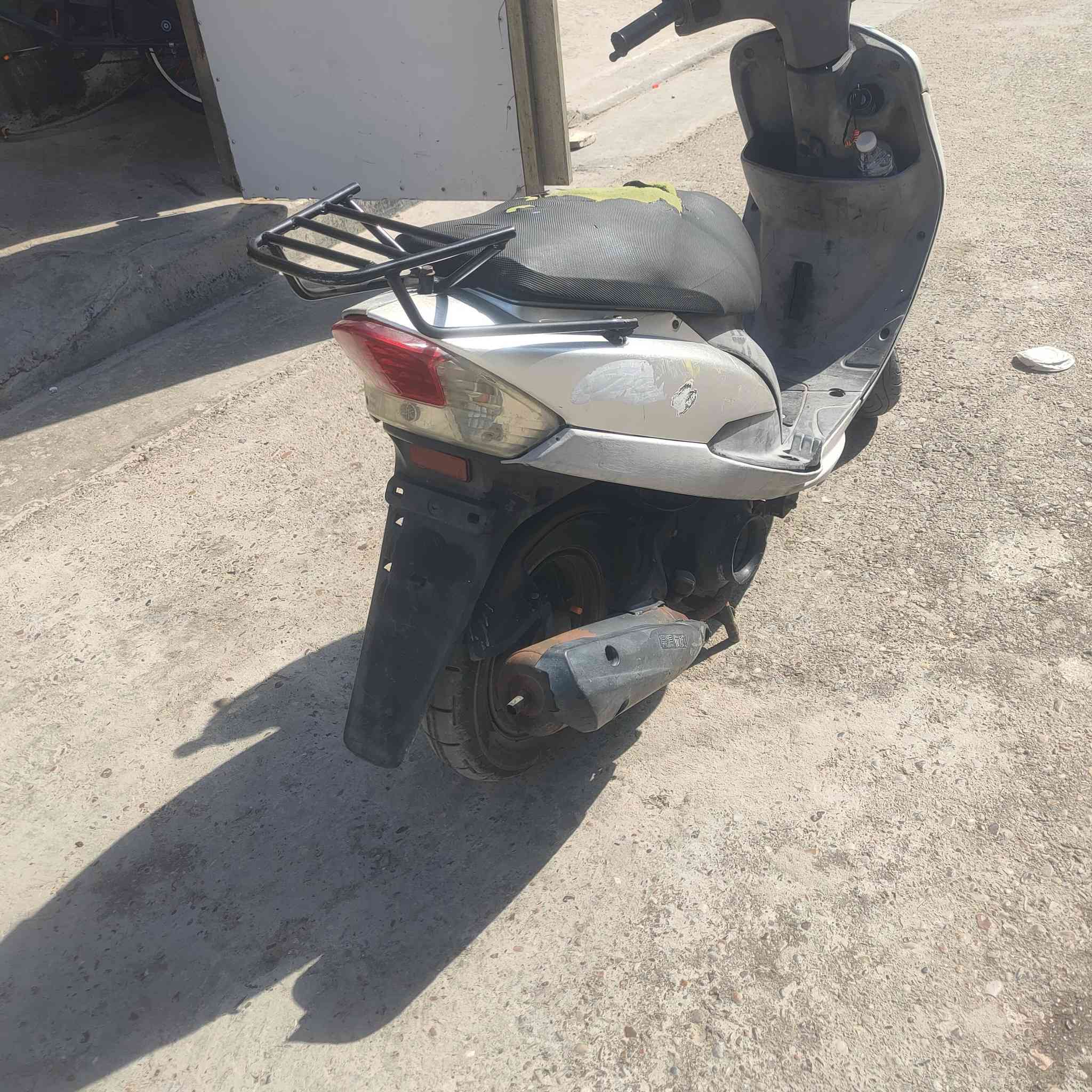 سلام عليكم دراجه ماكس بيهه دخان وبيهه نواقص خفيفه شراي يتصل *********** وتساب
