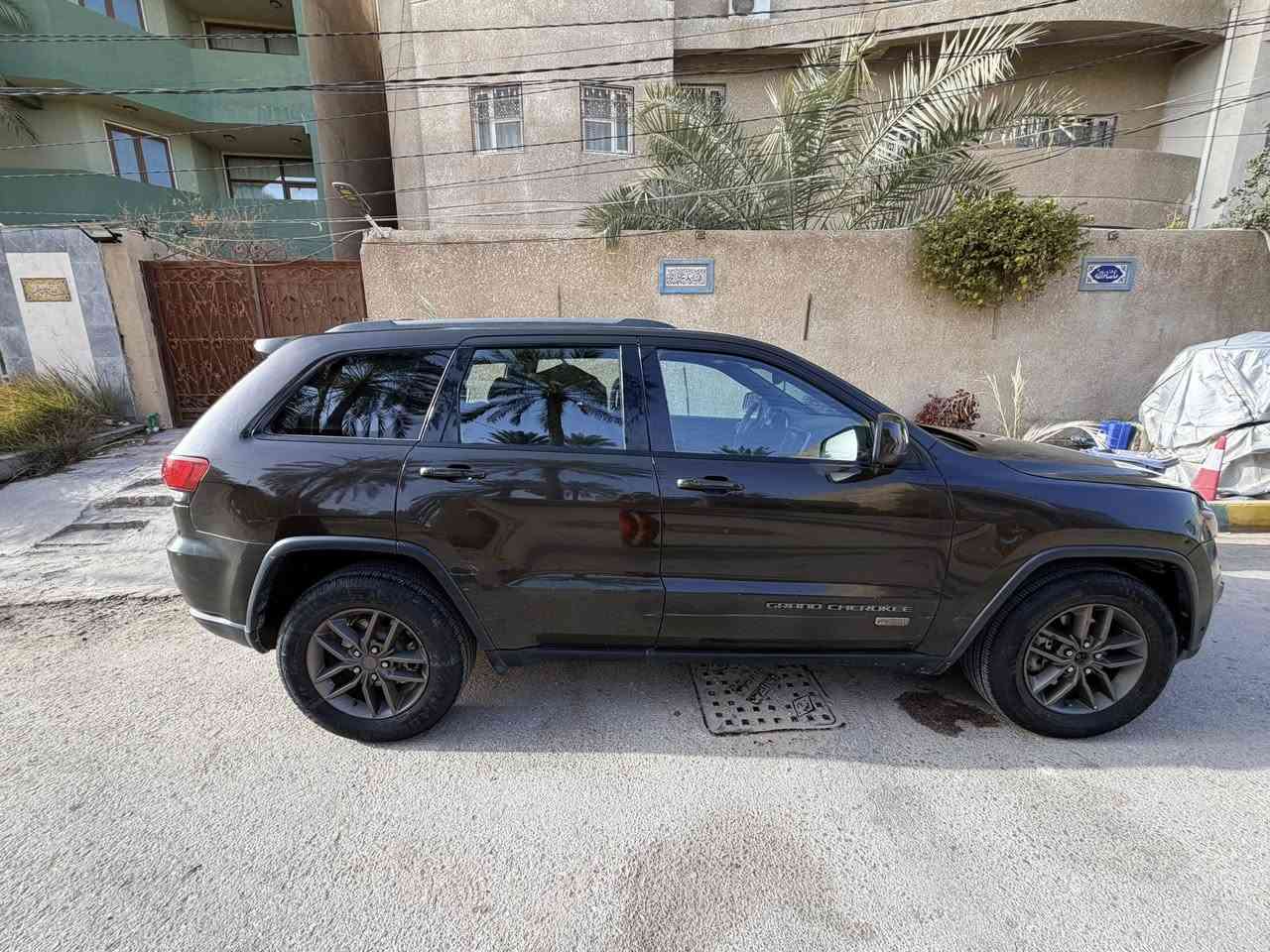 جيب موديل ١٨ الون زيتوني السياره كانت معوقين  وحاليا   حره تحويل مباشر باسم المشتري للأستفسار اكثر  ***********
