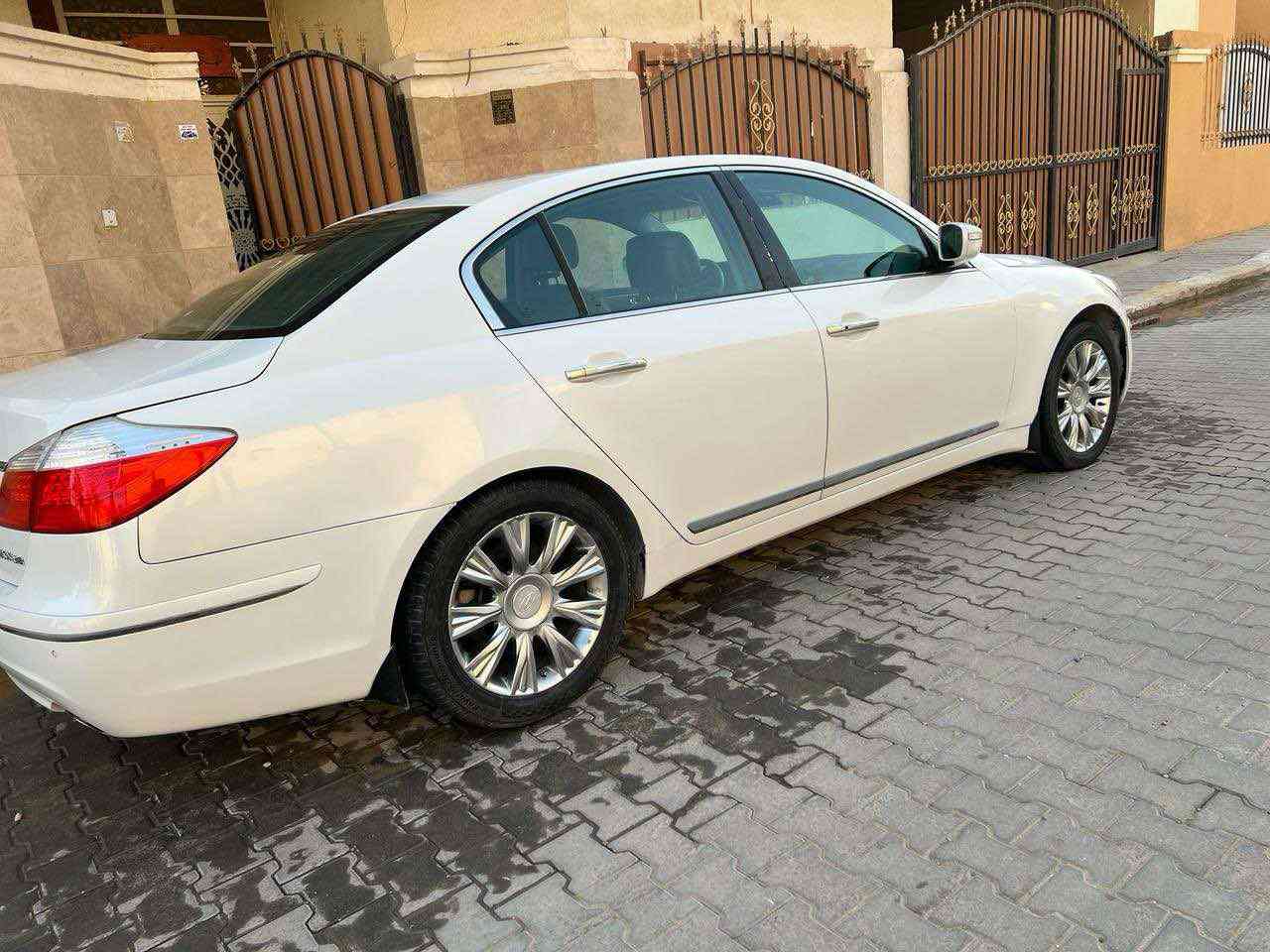 2011 فول اعلا مواصفات السياره بيه قطع صبغ ابيع حزام شواصي وحوض مكفولات 110 وبيه مجال
***********
