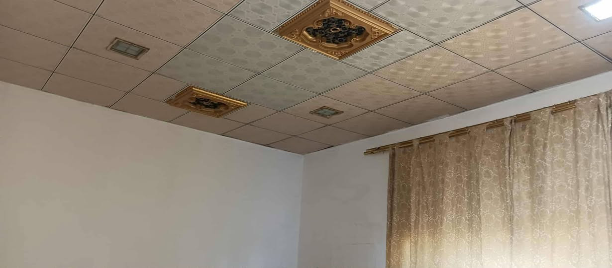 السلام عليكم
بيت للبيع الموقع بعاجه قريب على المعارض الجديده مساحة الارض 1000 متر على شارع تبليط 
للاستفسار اتصل على هذا الرقم:
***********
