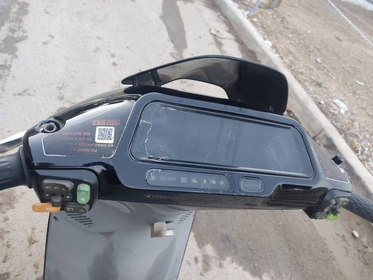 دراجه شحن للبيع كوري الاصلي بطاريات ليثيوم السرعه 160 ماطور 3000 تشغيل بصمه حالها حال لسياره اجت بحاويات السيارات الكوريه الشحن نقص بس بطاريات لشراي يتصل أو يراسل واتساب ‏‪***********‬‏ مكاني بغداد
