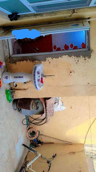 مشتمل ١٠٠ م للبيع 
الوجه ٥ م
النزال ٢٠ م
حي الشهداء /قرب التارتان وشارع الدبية شارع ١٠ م 

الفرع مجاور روضة أطفال البسمة
يتكون من طارمة وصحيات خارجيةوأستقبال ومطبخ حار وبارد وصحيات ومنور وغرفة نوم واحدة في الطابق الأرضي
الطابق الأول يحتوي على غرفتين نوم وصحيات وحولي كبير  ودرج
الطابق الثاني غرفة نوم كبيرة و بيتونة وسطح أمامي وسطح خلفي 
البيتونة والسطحين شتايكر كامل 
السعر المطلوب   ١١٠ مليون وبيه مجال
للأستفسار    ***********
