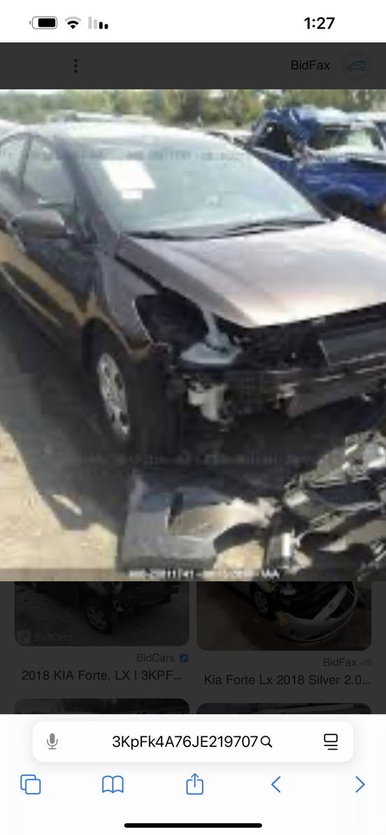 السلام عليكم 
فورتي 2018 للبيع حادثهة بالصور موجود 
سيارة جديدة استخدام شخصي اي نقص مبيهة كير محرك  حدادية خير من الله سنوية لل29 سيارة باسمي تحويل ثاني يوم
السعر 120 وبيهة مجال مكاني الزعفرانية اربع شوارع 
***********
