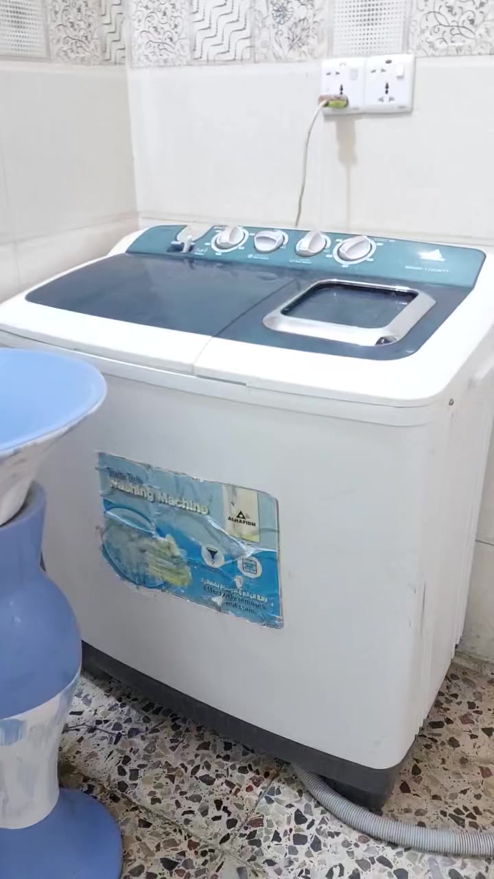 غسالة الحافظ ١٢كيلو شغاله بلادي شركه شرط اي عطل مابيه تفحص وتاخذ ***********ب٦٥الف

