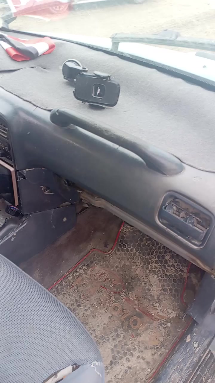 سلام عليكم كية سبورتج 93البيع اسعر 33 وبية مجال رقم بغداد بسمي رقم لهاتف ***********
