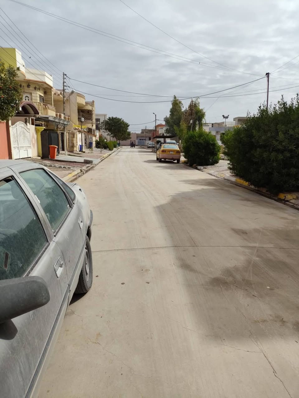 دار طابو صرف للبيع طابقين بناء نظيف فول سيراميك وسقوف ثانوية المساحه 200 متر 
الموقع المربع الذهبي حي الأسرى خلف جامع المعراج على شارع عريض 
يحتوي الطابق الاول على غرفة نوم واستقبال ومطبخ وهول وصحيات وكراج سياره 
الطابق الثاني يحتوي على ثلاثة غرف نوم وصحيات وهول 

السعر الاتصال لطفا
 ***********☎️
***********☎️
او مراجعة مكتب صباح كركوك للعقارات  عنوان المكتب حي الاسرئ قرب جامع المعراج
