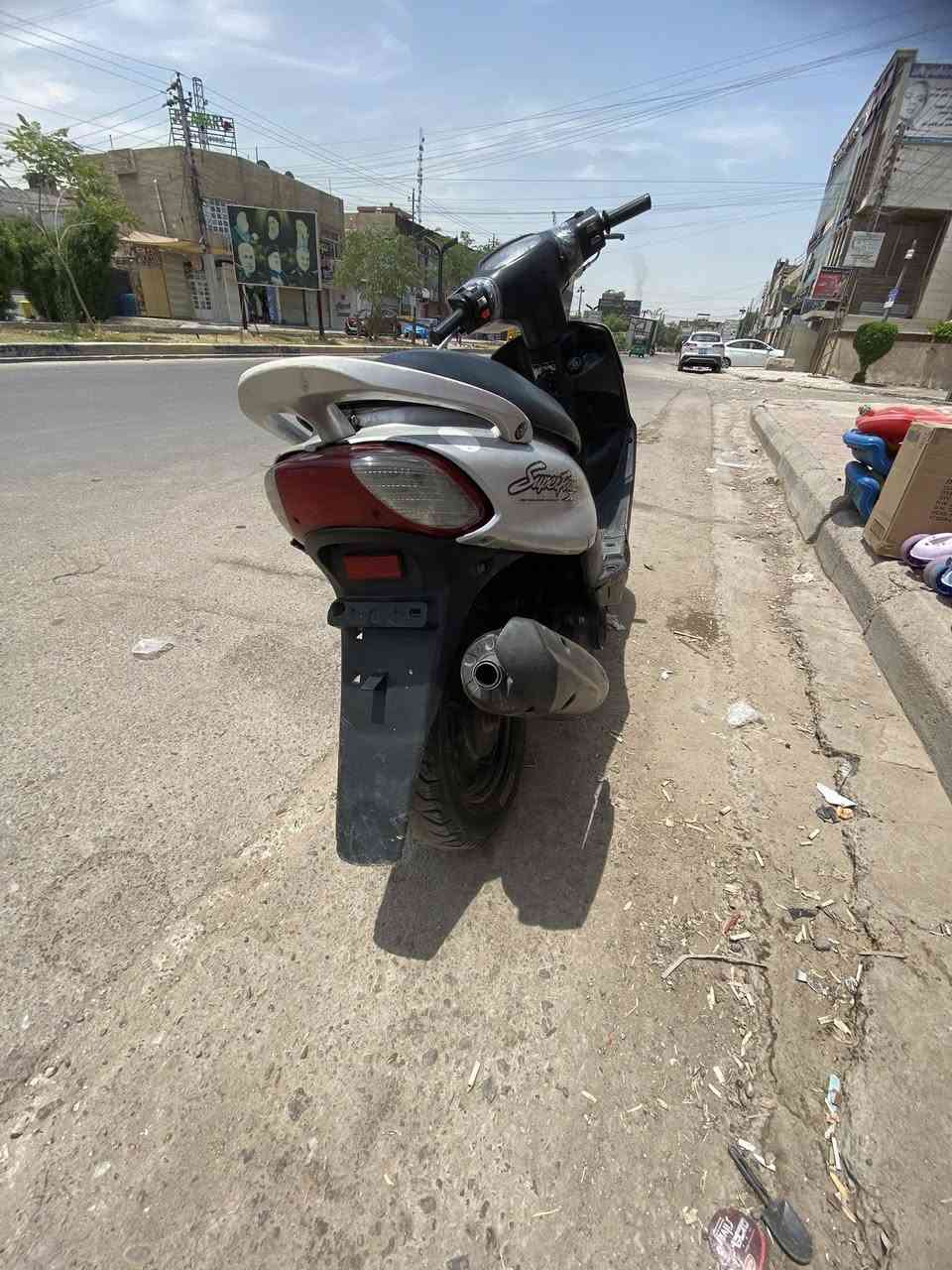 السلام عليكم ماكس قجمه البيع يرادلهه ترتيب الدراجه شغاله اشاير هورن سلف هندر نقص باتري فقط مكينه ناعمه شلعه معدل فولل العنوان بغداد حي البنوك السعر 350وبيه مجال حك الجيه ***********
