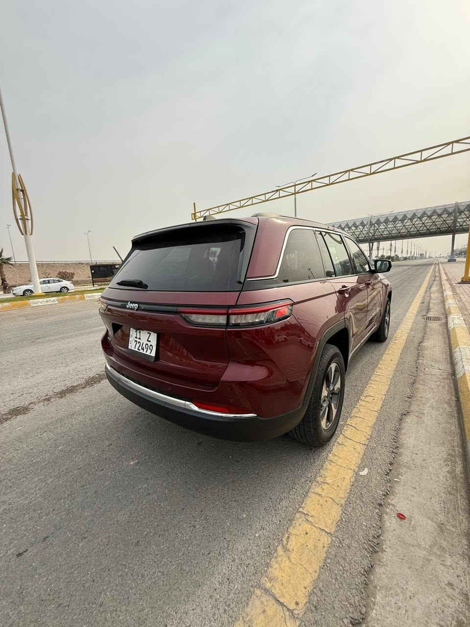 جيب شيروكي 2023 هايبرد
ماشيه 24000
سياره رقم بغداد 
فول مواصفات  بانوراما ، شاشتين ،وغيرها هوايه مواصفات
مثل ما موضح بالصور
حادثها جاملغ امامي بسيط بدون ايرباك 
للاستفسار ***********
