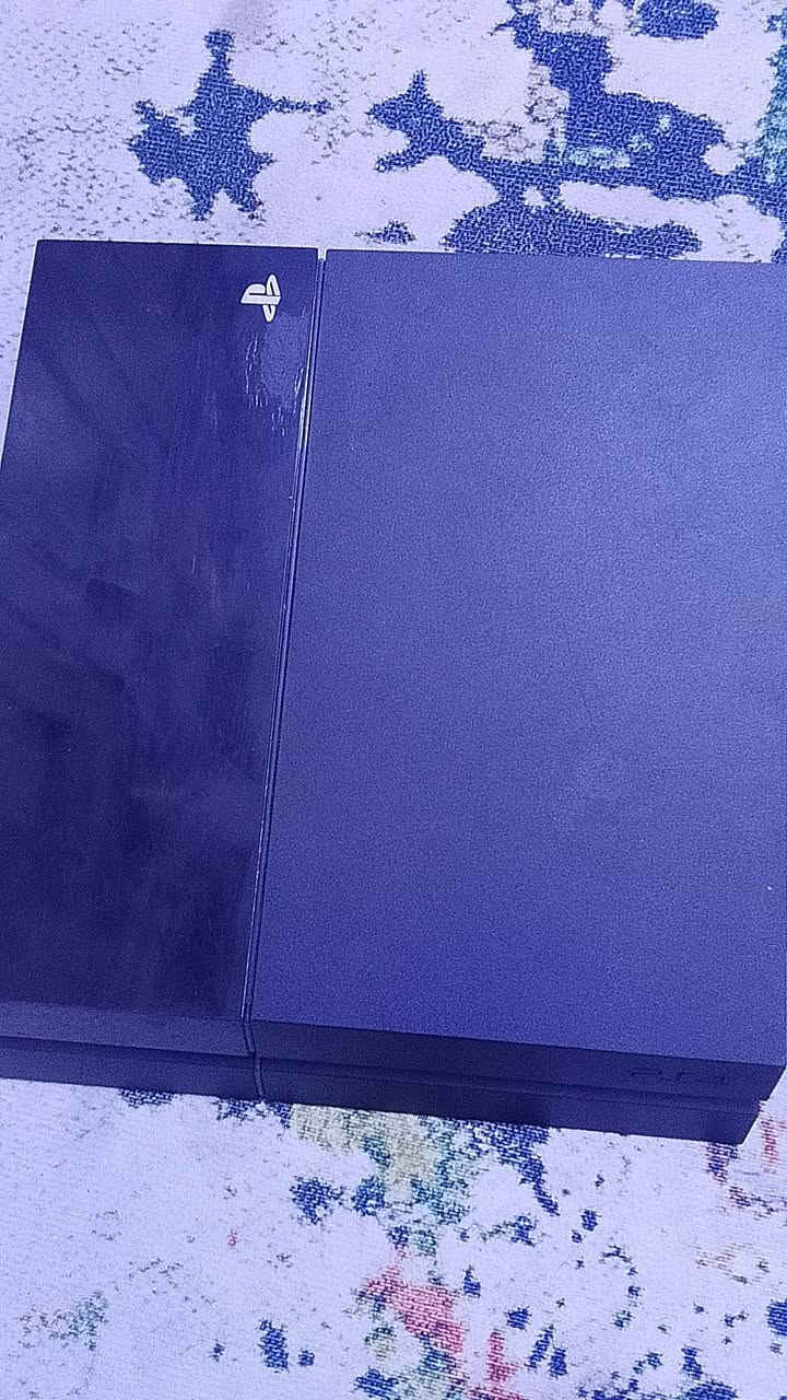 بلي فور فات مهكر معه 8 لعاب  معه جوستك جديده في كارتون و ملحقات فقط بي خلل بسيط كلش  الي بل فلاش صوره  HD الي طلع صوره خربانه يرادلهه تبديل  رحت السوق كالو جديده30 آلاف تبديل وو جهاز نضيف كلش سعره250 بي 220  اتصال على رقم ***********
