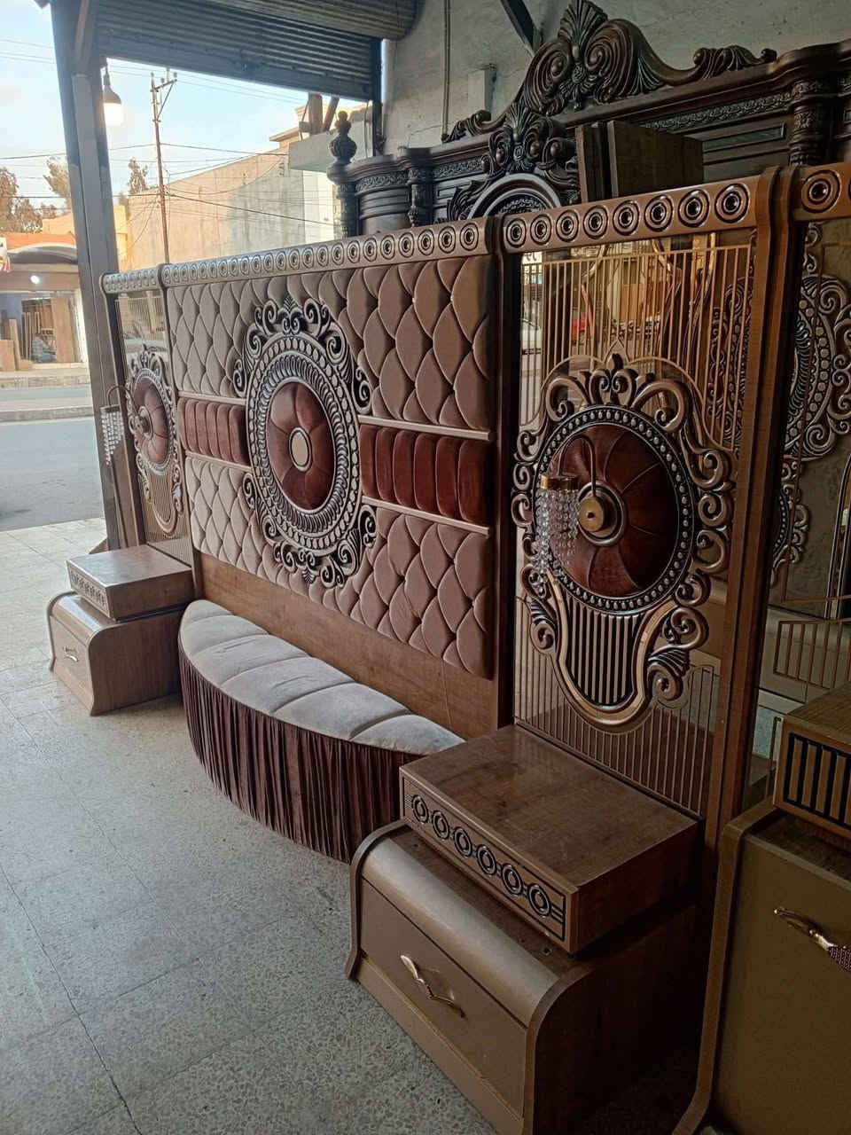 #غرفة نوم تركي للبيع جدمة وثكيلة مستعملة نضافة ٧٥% 
بسعر مناسب جدا
المكان بغداد الدورة 
الي يحجزهه اله هدايا قيمة جدا 
خصوصا اذا جان خاطب ويريد يتزوج


**إذا كنت صاحب هذا الإعلان وتريد حذفه لأي سبب، رجاءا أرسل رسالة إلى الدعم الفني**