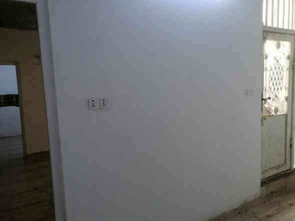 السلام وعليكم بيت للبيع بشركه طارق
رقم 8/520
قريب على جامع الراشدين وقريب على مستشفى الشفاء 
مكانه ممتاز وسعره مناسب 
وگدامه حديقه للبيت فقط 
سعر 94 وبي مجال 
للاستفسار ***********
