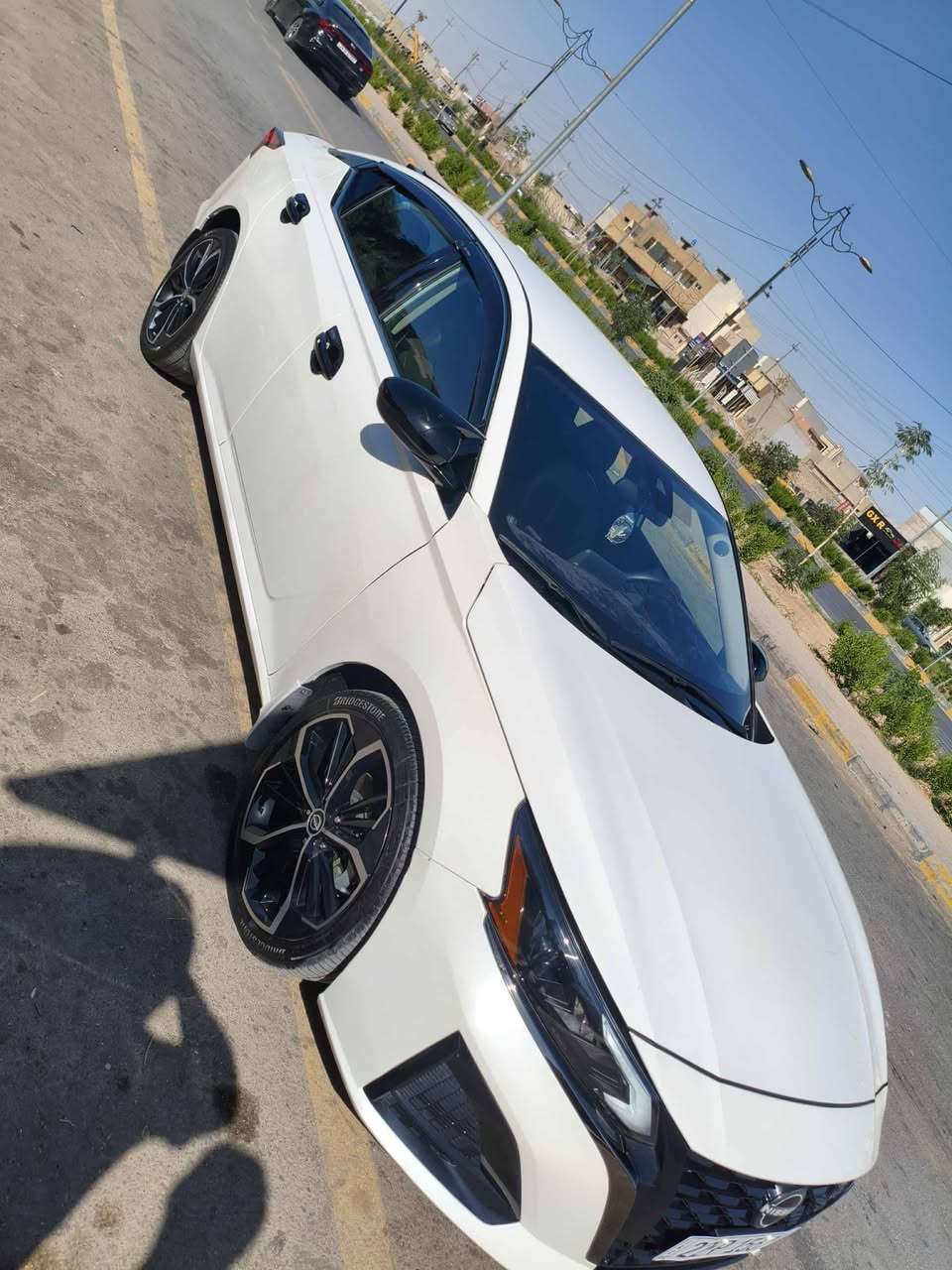 السلام وعليكم التما موديل 23 مواصفات sr ظررها موظح بل منشور جملغ ونصف الباب بدون دخل بدون اربك رقم اربيل الدولي هزه وسنويه جديد ابسمي ممشه السياره 25مايل وشرط كلشي بيها كفله وإحلا من الصوره مكان السياره كربلاء السعر 175وبها مجل بصيط للتوصل عل رقم ***********
