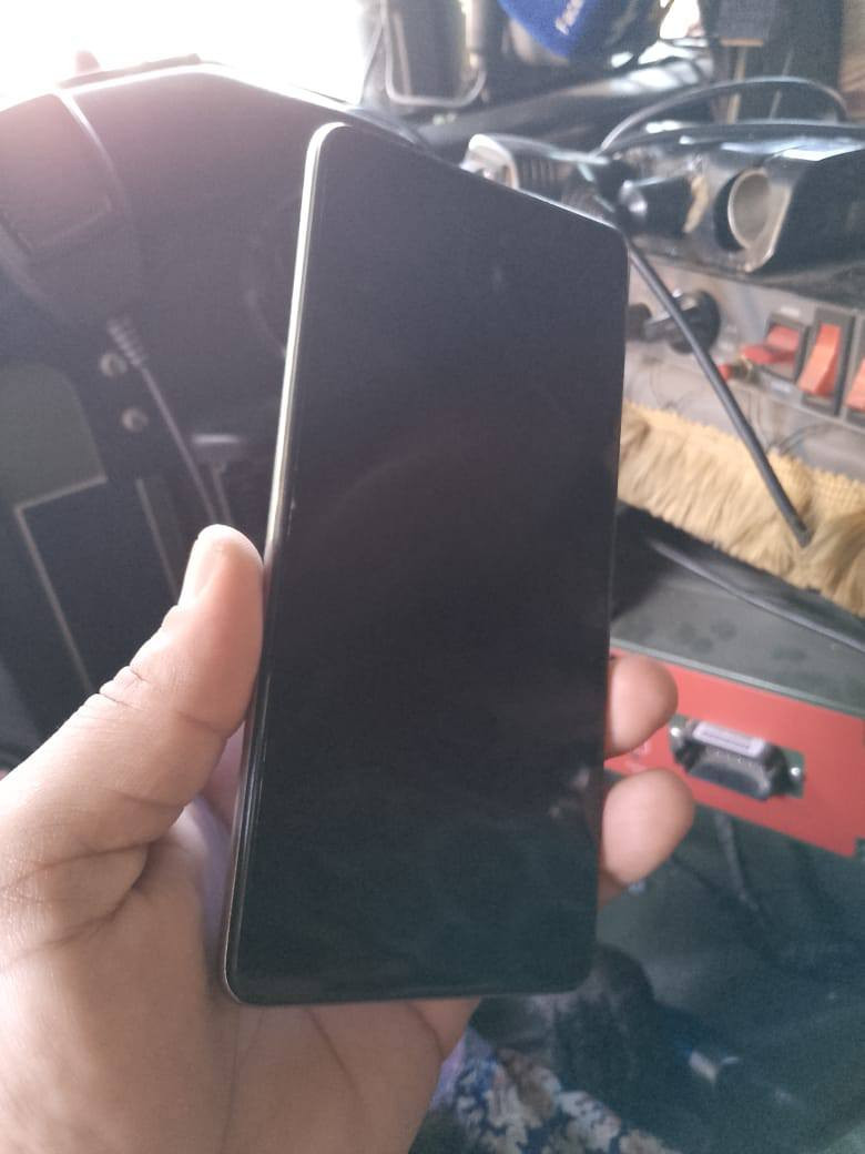 السلام عليكم ريلمي t11 جهاز غني ع التعريف للبيع او المراوس مكاني كراده او حي العامل 
***********
