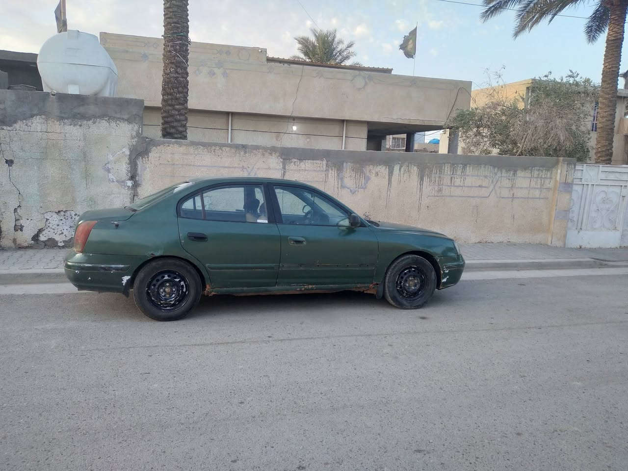 النترا 2001 كير عادي باسمي رقم بغداد تخم تاير. كير ومحرك مكفولات. السعر 40 ورقة. العنوان بغداد تقاطع النهروان. 
***********
