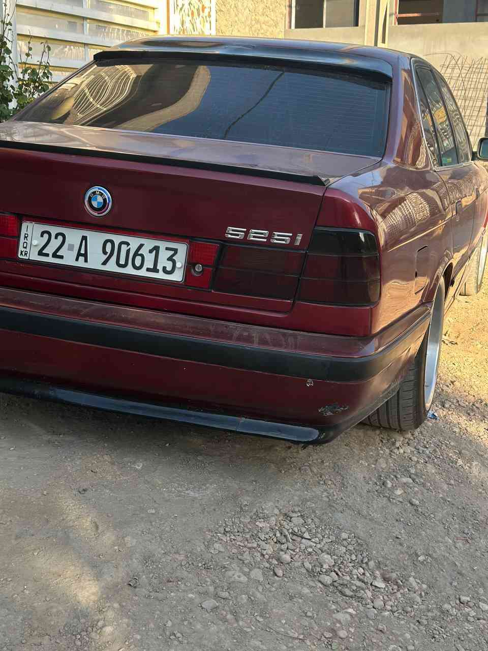 السلام عليكم اخوان سياره بي ام موديل 92 سياره جديده ومكفوله اللون كرزي رقمه اربيل باسمي مابيها ضربه مصبوغه عام جماليه السياره ما نقصها شي كير مكينه جدد  تبريد تدفئه شغال ودرجه اولى تخم تاير جديد حداديه جيس السياره ما ناقصها برغي مال جنايه والسياره حته طلعه متطلع بس بالمناسبات السياره سعرها 55وبيها مجال بسيط للشراي للاستفسار الاتصال بالرقم ***********  متوفر واتساب
