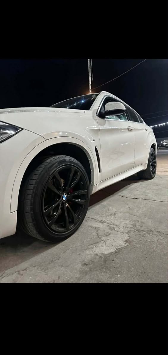 السلام عليكم للبيع BMW x6 2015 خليجي عروش
‏ماشيه 150 سيارة مواصفات Mبكج فول 
‏ 6n55 سلندر محرك كير مكفول برغي مامفتوح 
‏رقم اربيل بأسمي بيه قطعتين ونص صبغ بدون ضربة اثر شخط 
‏المواصفات
‏رادارات 
‏شاشات خلفيه بلاديه 
‏بردات بلادي
‏بصمات 2
‏صالنصه رياضي بلاد
‏شفتات ستيرن
‏وبعد هواي مواصفات معروفه 
‏السعر 245 وبيه مجال مكاني كربلاء المقدسة
‏للتواصل ***********
‏
