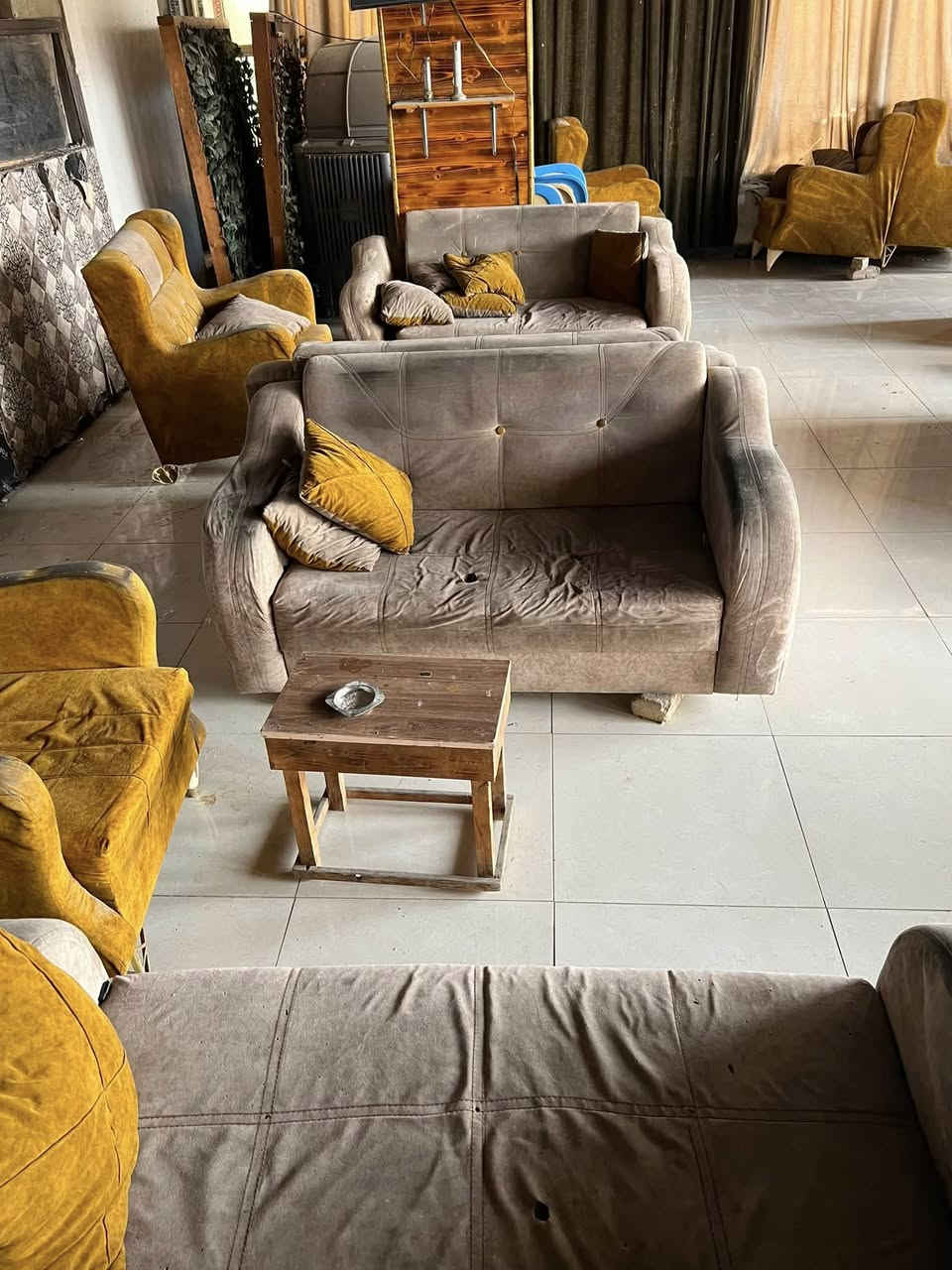 تخم كامل للبيع
٢٤ قنفه الاتصال على الرقم 
***********
