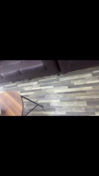 تخم مكتبي • نظيف جدا • ٥ مقاعد