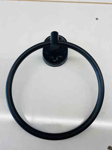 🔥 فخامة البورسلين الأسود وصلتكم بعرض ما يتكرر! 🔥
من إبراهيم صدف نقدم لكم مغسلة بورسلين أسود ملكي بقياس 1 متر
وبسعر 200 ألف فقط 🤩✨

المجموعة تشمل:
✔ مغسلة بورسلين أسود ملكي
✔ مرآة أنيقة
✔ خلاط عالي الجودة
✔ حملة خاولي
✔ صوندة تصريف جاهزة للتركيب

📍 الموقع: ديالى – خانقين – شارع سايدين – ملعب مجاور مطعم مونجبز
📞 للاستفسار: ***********

✨ خلي حمامك يصير أرقى وأجمل مع أحدث التصاميم الملكية
