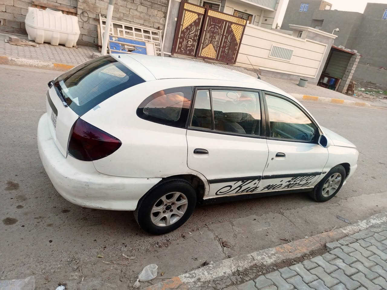 سلام عليكم كيه ريو موديل الفين سياره خير من الله كير محرك كفاله تبريد تخم تاير صدر مام خلفي جديد غرفته بلاديه تخبل رقم بغداد جديد سنويه سنه 30 سياره خير من الله مال بيت ما متعوبه كله شغاله سعر 45بيه مجال *********** مكان بغداد الوسفيه
