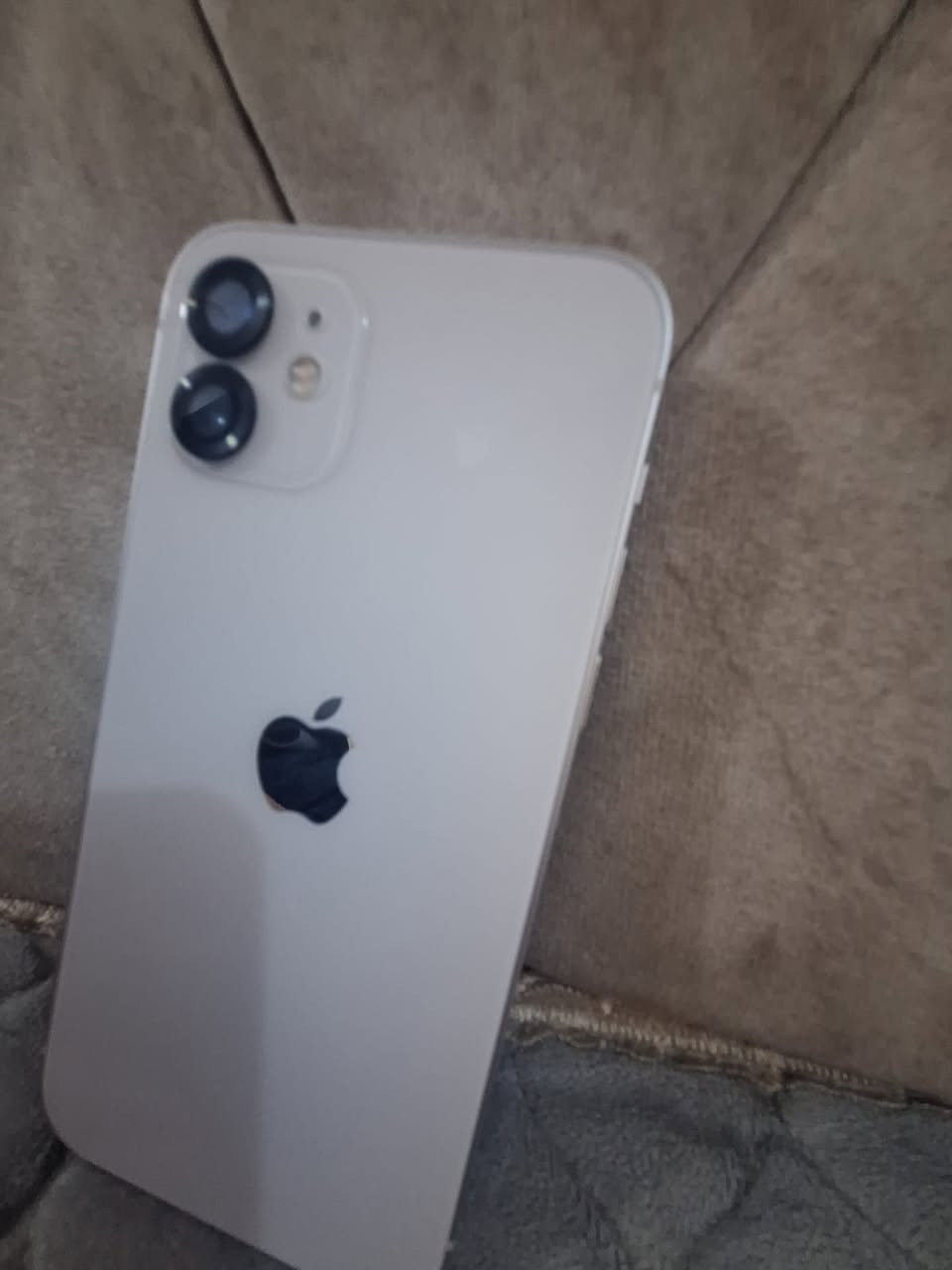 سلام عليكم
آيفون 12 عادي
موبايل ما مفتوح بعده جديد
الذاكره 128
البطارية 79
السعر 400 وبي مجال حك جيه 
المكان المعامل بستان سامي 
الاستفسار ***********
