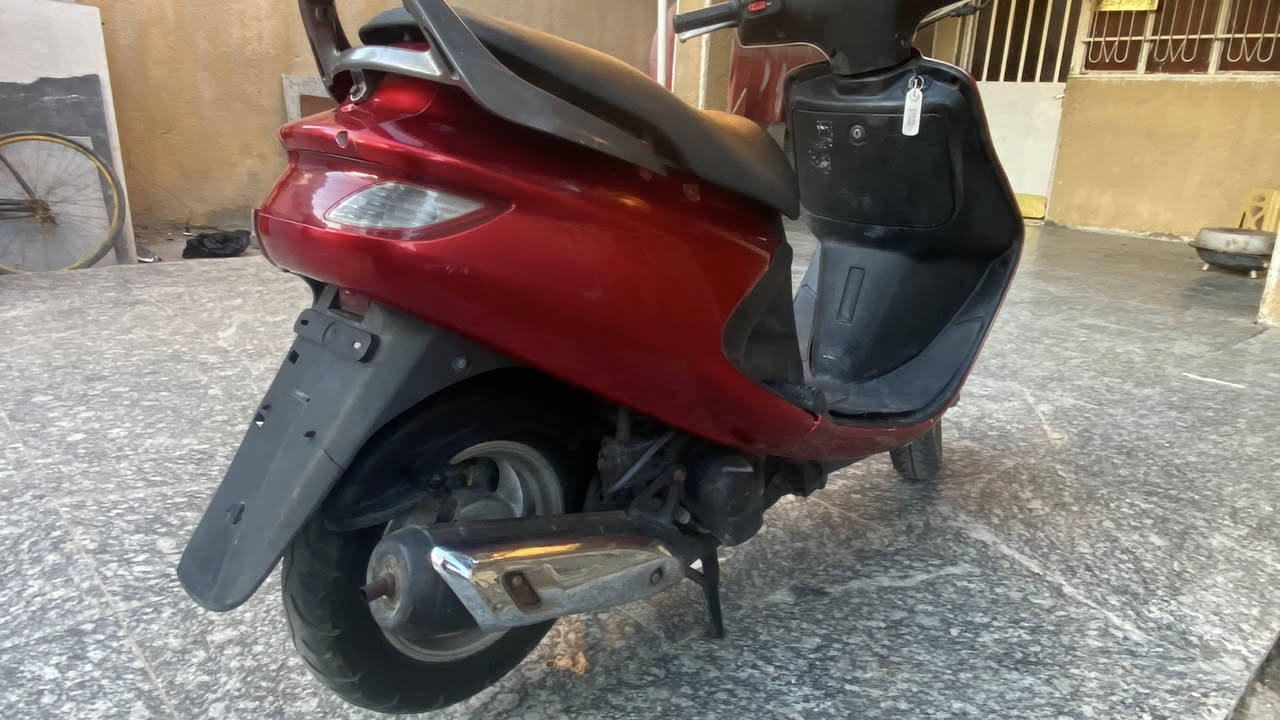 سلام عليكم
دراجه للبيع كامله مانقصه اي شي سعر 550 الف رقم ***********
