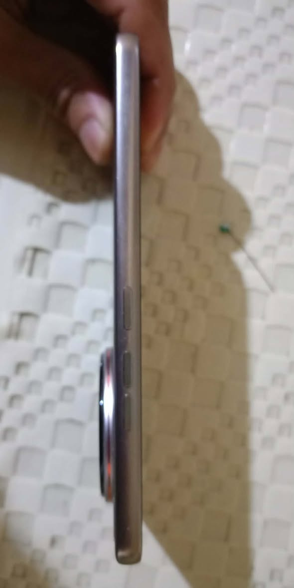 تكنو كامون 40 بريمير كامل ملحقات مراوس بايفون 12 برو ماكس او اعلى


**إذا كنت صاحب هذا الإعلان وتريد حذفه لأي سبب، رجاءا أرسل رسالة إلى الدعم الفني**