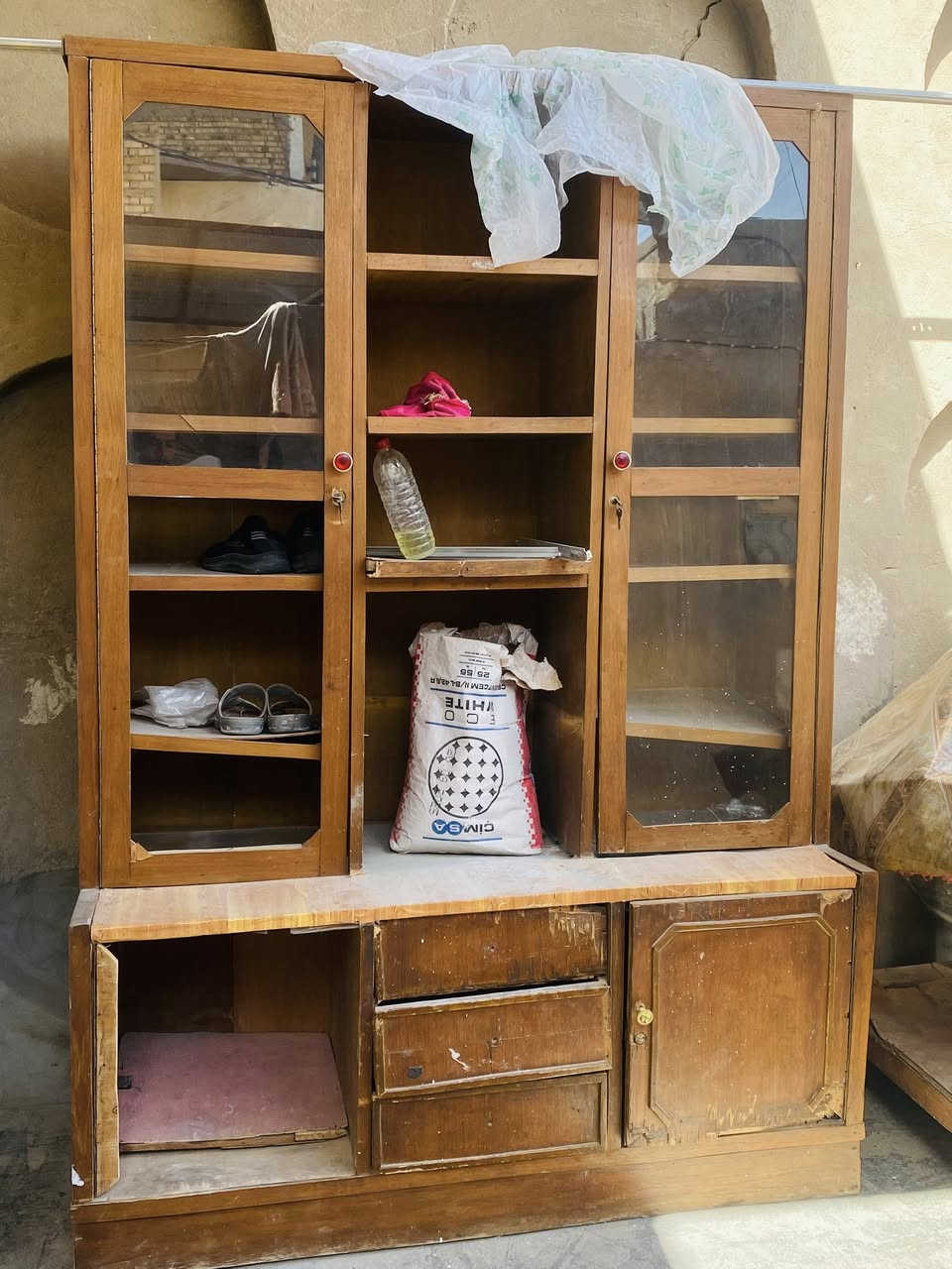 بوفيه ومكتبه للبيع
سعر البوفيه 60 الف 
سعر المكتبه 25 الف
مكاني نجف حي النصر 
***********
